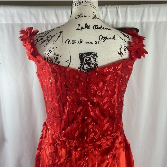 Off The Shoulder Lace Adorned Bodice Evening Dress - Picture 6 of 9